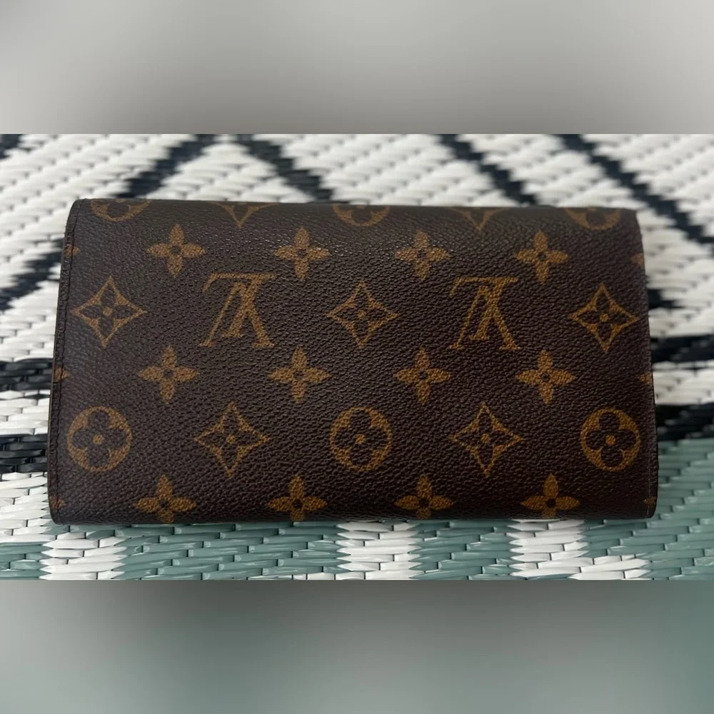 Louis Vuitton Brown Monogram Sarah Wallet Full Inclusion